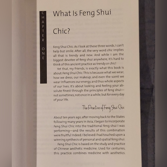 NWOT FENG SHUI CHIC - CHANGE YOUR LIFE WITH SPIRIT & STYLE PAPERBACK BOOK - Picture 2 of 5